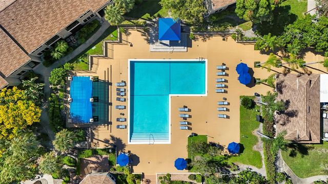 4057 CROCKERS LAKE BOULEVARD 17, Sarasota, FL 34238