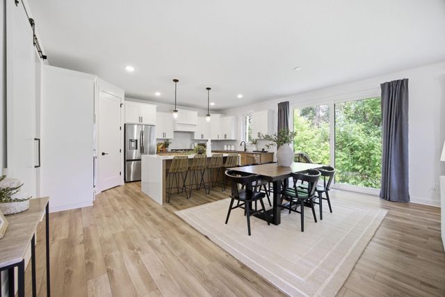2415 Laurie Court, Roseville, MN 55113