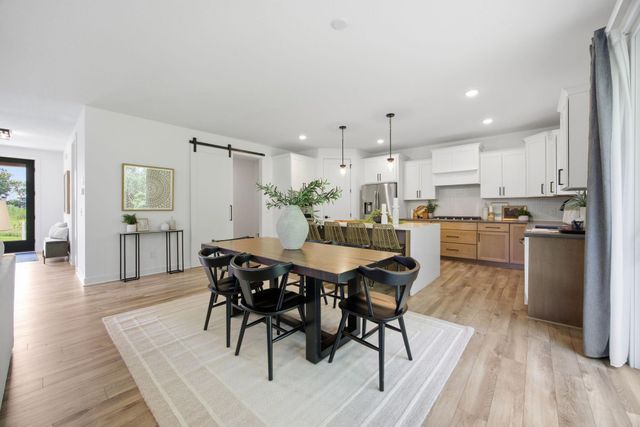 2415 Laurie Court, Roseville, MN 55113