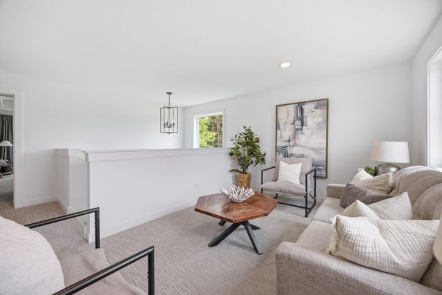 2415 Laurie Court, Roseville, MN 55113