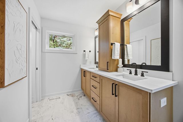 2415 Laurie Court, Roseville, MN 55113