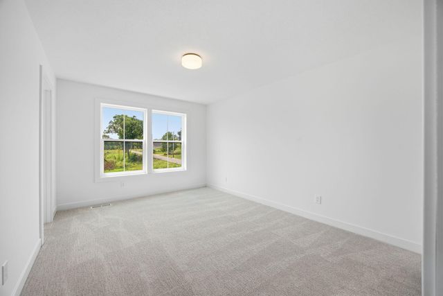 2415 Laurie Court, Roseville, MN 55113