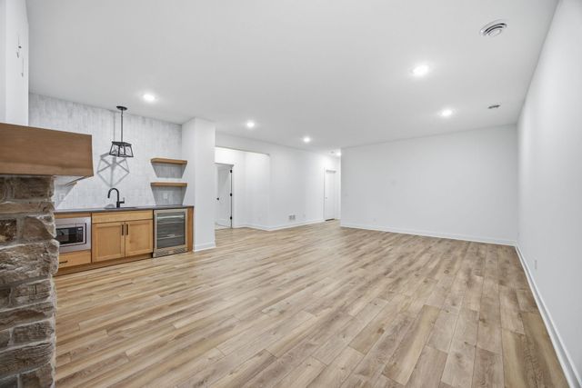 2415 Laurie Court, Roseville, MN 55113