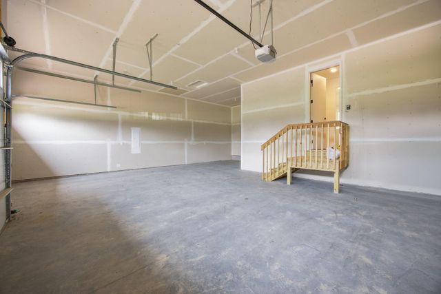 2415 Laurie Court, Roseville, MN 55113