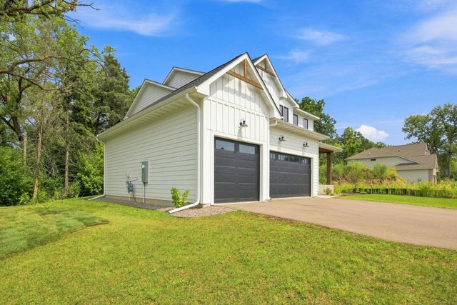2415 Laurie Court, Roseville, MN 55113