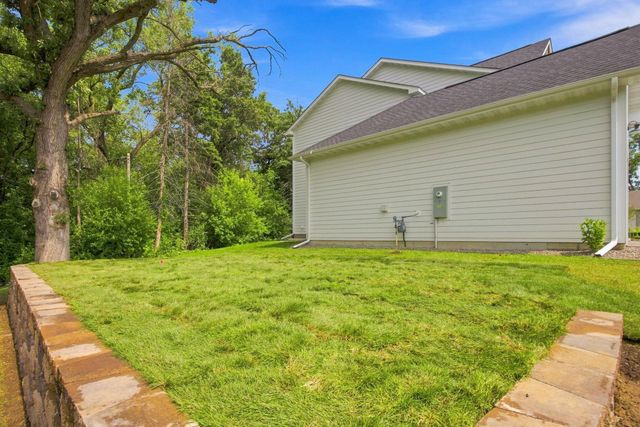 2415 Laurie Court, Roseville, MN 55113