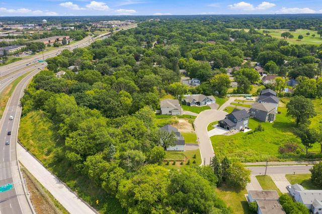 2415 Laurie Court, Roseville, MN 55113