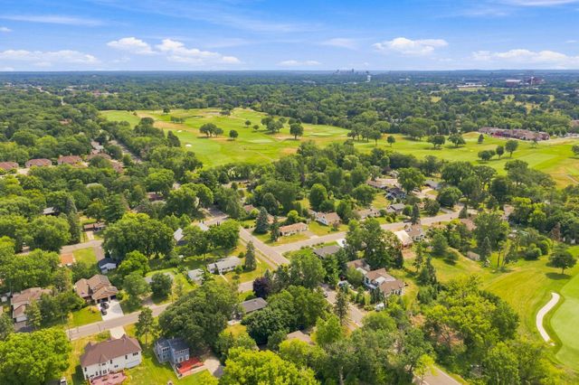 2415 Laurie Court, Roseville, MN 55113