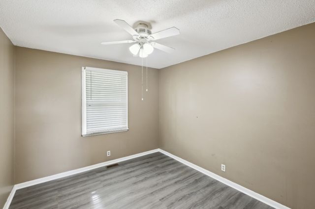 141 Mankin St, La Vergne, TN 37086