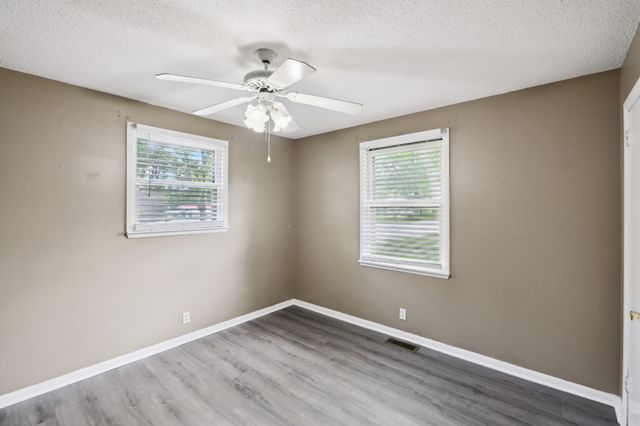 141 Mankin St, La Vergne, TN 37086