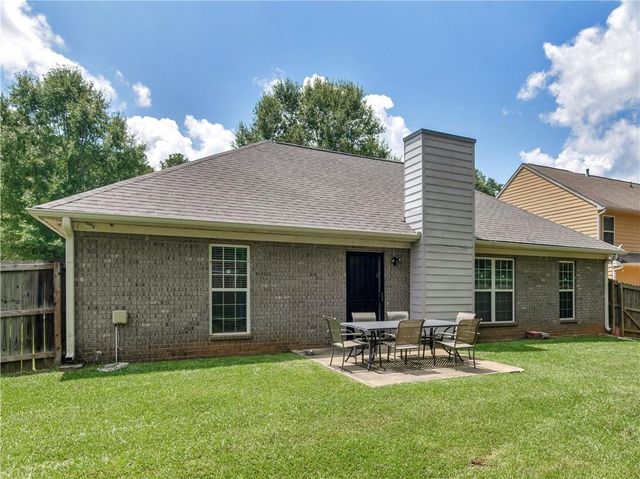 8 Victoria Drive, Fairburn, GA 30213