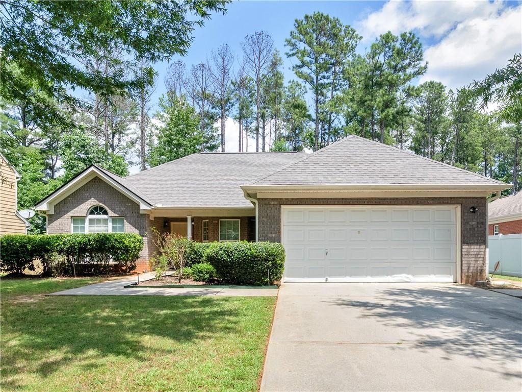 8 Victoria Drive, Fairburn, GA 30213