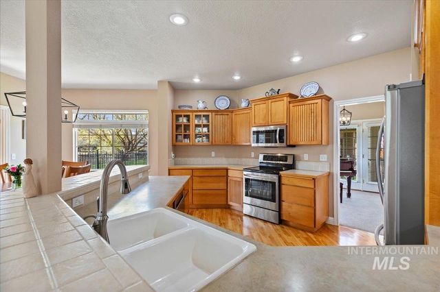 1509 N Dragonfly Place, Eagle, ID 83616