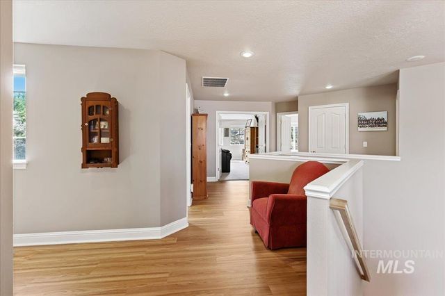 1509 N Dragonfly Place, Eagle, ID 83616