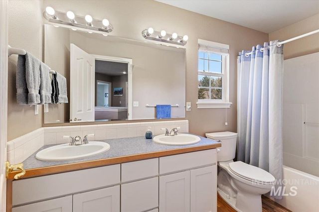 1509 N Dragonfly Place, Eagle, ID 83616