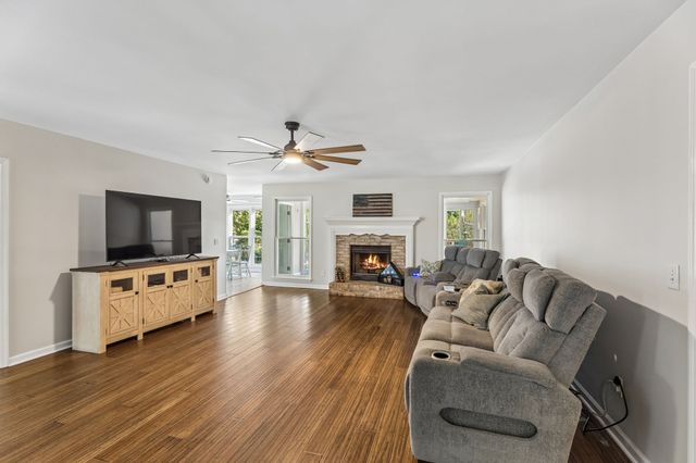 629 Blue Ridge Dr, Columbia, TN 38401