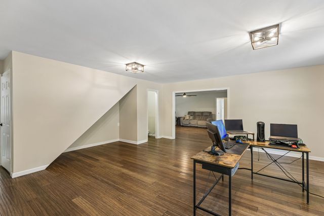 629 Blue Ridge Dr, Columbia, TN 38401