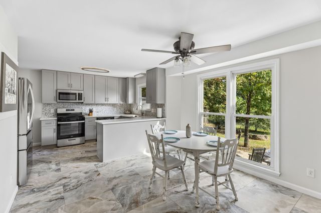629 Blue Ridge Dr, Columbia, TN 38401