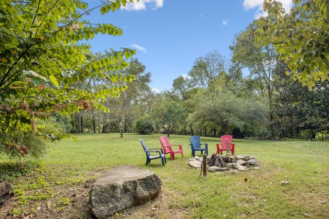 629 Blue Ridge Dr, Columbia, TN 38401