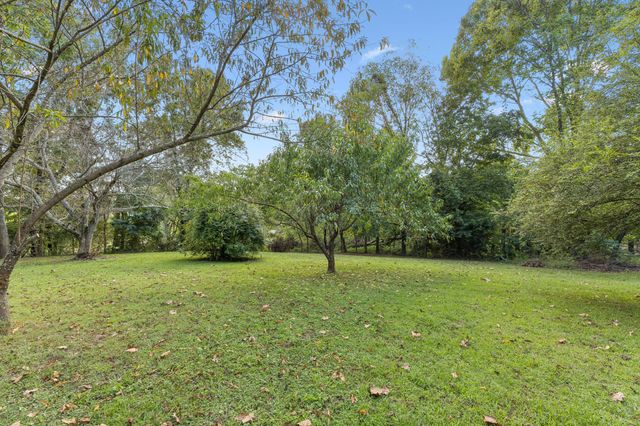 629 Blue Ridge Dr, Columbia, TN 38401