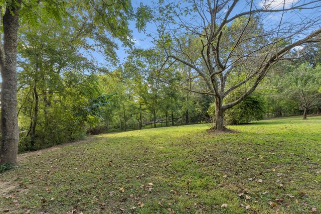 629 Blue Ridge Dr, Columbia, TN 38401