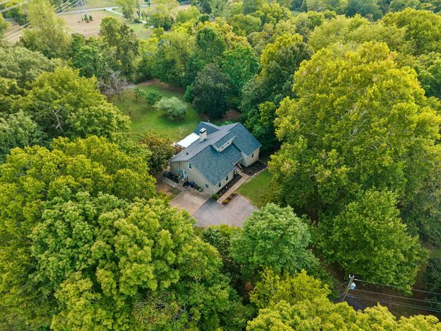 629 Blue Ridge Dr, Columbia, TN 38401