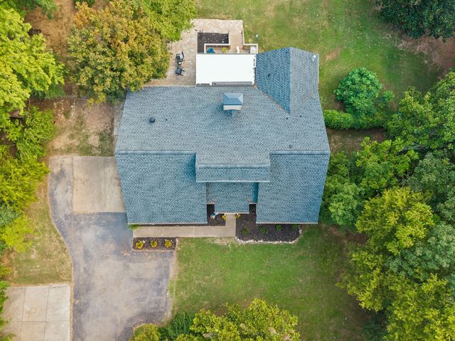 629 Blue Ridge Dr, Columbia, TN 38401