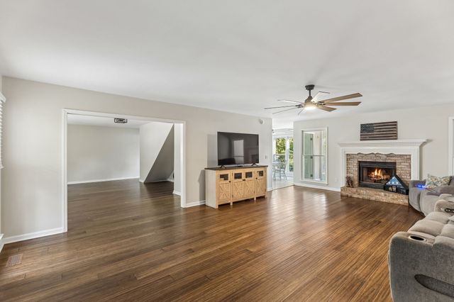 629 Blue Ridge Dr, Columbia, TN 38401
