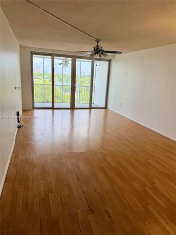 1780 NE 191st Street 7042, Miami, FL 33179