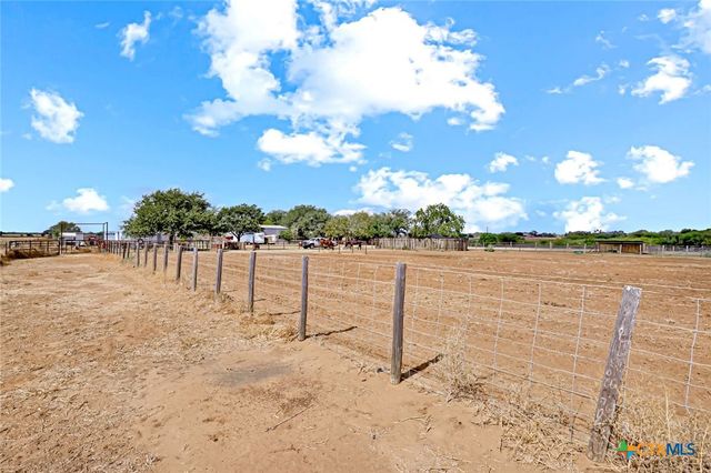 10862 Fm 537, Stockdale, TX 78160