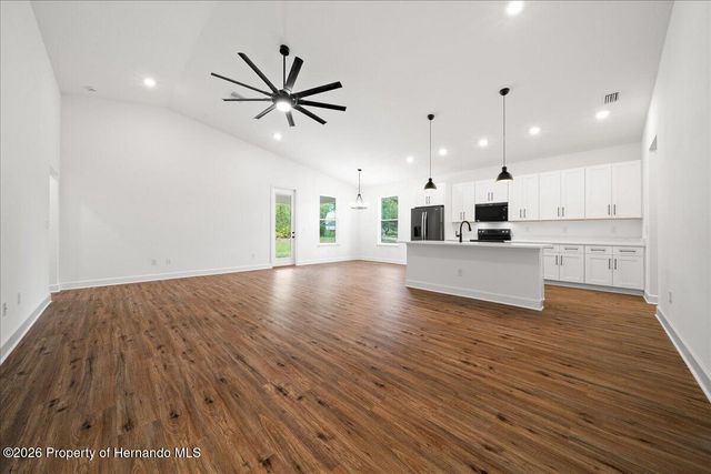 15175 Snowy Owl Avenue, Brooksville, FL 34614