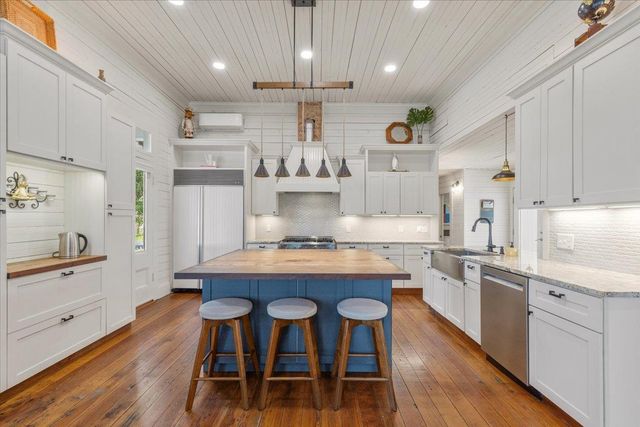 709 Hill ST, Bastrop, TX 78602