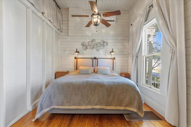 709 Hill ST, Bastrop, TX 78602