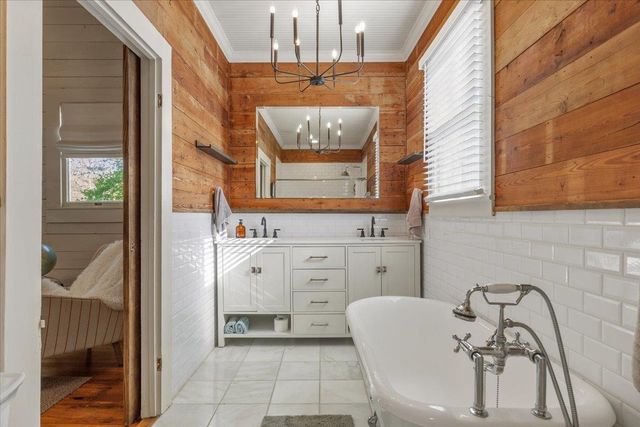 709 Hill ST, Bastrop, TX 78602