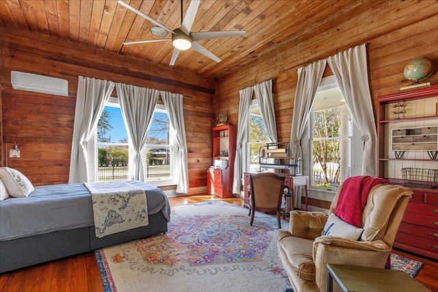 709 Hill ST, Bastrop, TX 78602