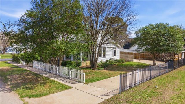 709 Hill ST, Bastrop, TX 78602