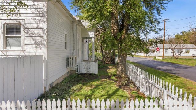 709 Hill ST, Bastrop, TX 78602