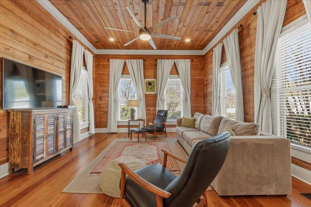 709 Hill ST, Bastrop, TX 78602