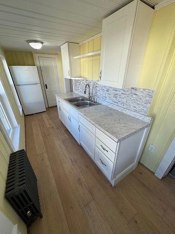 98 Elijah St, Springfield, MA 01109