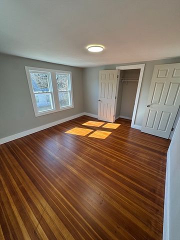 98 Elijah St, Springfield, MA 01109