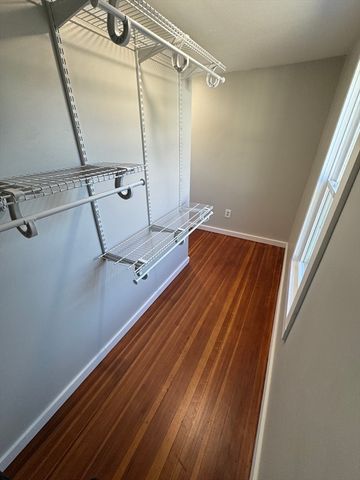 98 Elijah St, Springfield, MA 01109