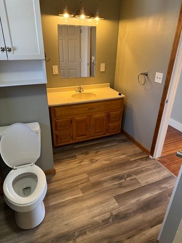 98 Elijah St, Springfield, MA 01109