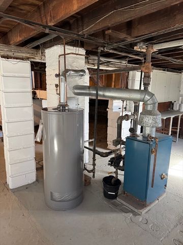 98 Elijah St, Springfield, MA 01109