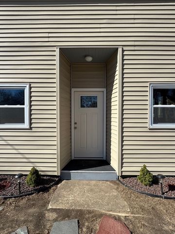 98 Elijah St, Springfield, MA 01109