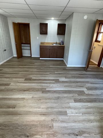 98 Elijah St, Springfield, MA 01109