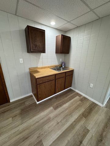 98 Elijah St, Springfield, MA 01109