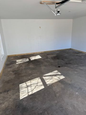 98 Elijah St, Springfield, MA 01109