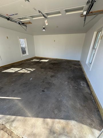 98 Elijah St, Springfield, MA 01109