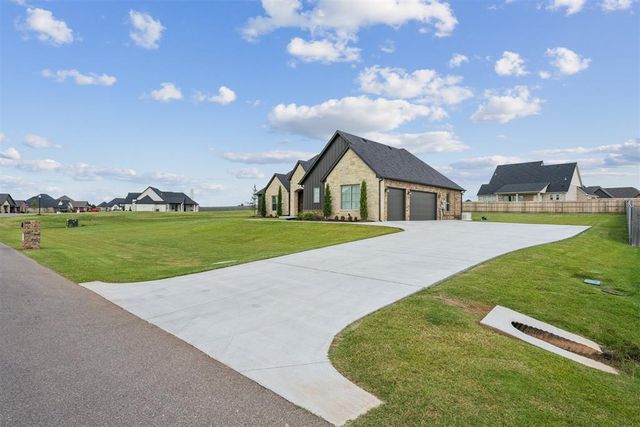 1105 Dorsi Way, Newcastle, OK 73065