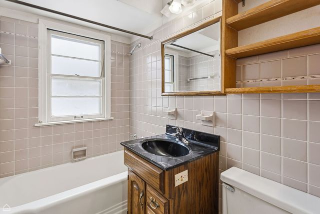 311 Grove Street, Crystal Lake, IL 60014